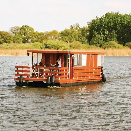 Lovely Ship In With Kitchenette 3* Radewege