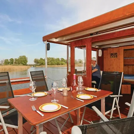 Botel Lovely Ship In With Kitchenette