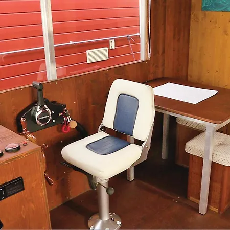 Botel Lovely Ship In With Kitchenette